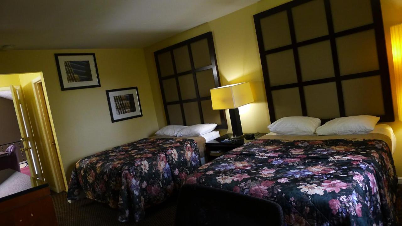 Relax Inn Watertown Ngoại thất bức ảnh