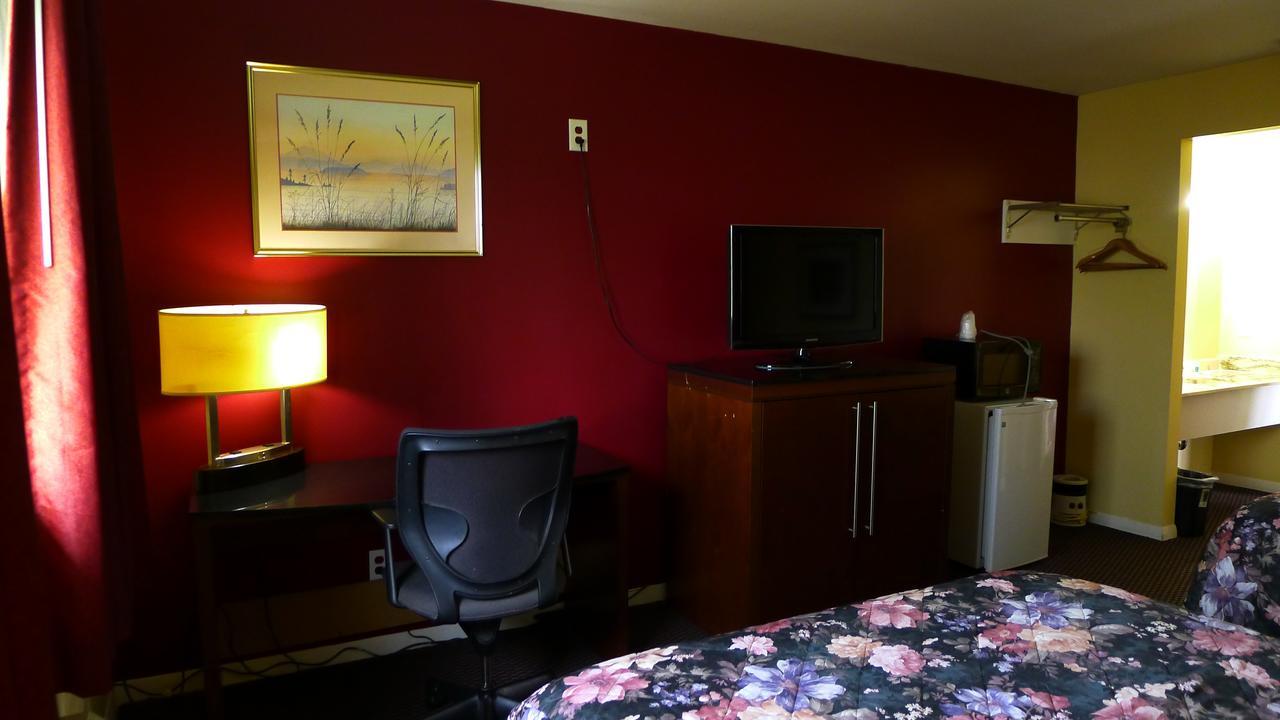 Relax Inn Watertown Ngoại thất bức ảnh