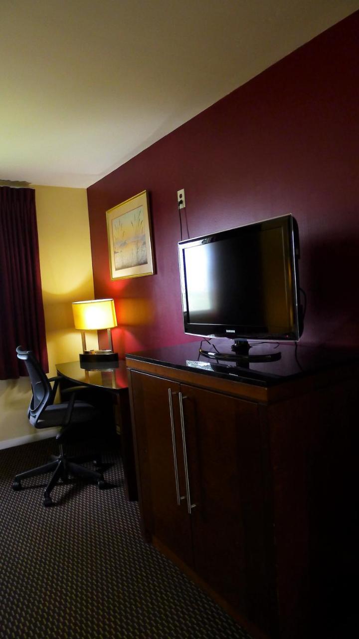 Relax Inn Watertown Ngoại thất bức ảnh