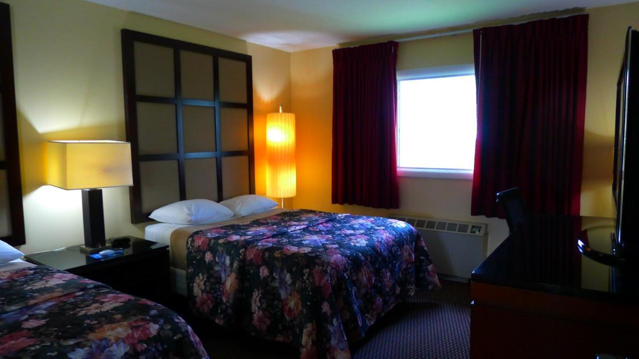 Relax Inn Watertown Ngoại thất bức ảnh